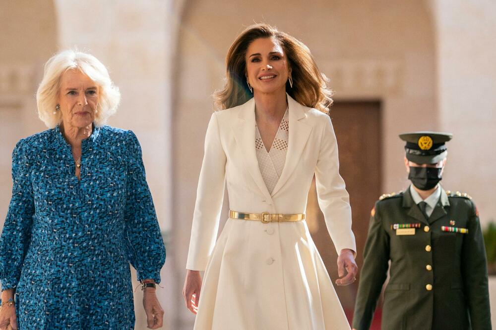 <p>Jordanska kraljica Ranija očarala je sve u predivnoj zelenoj haljini.</p>