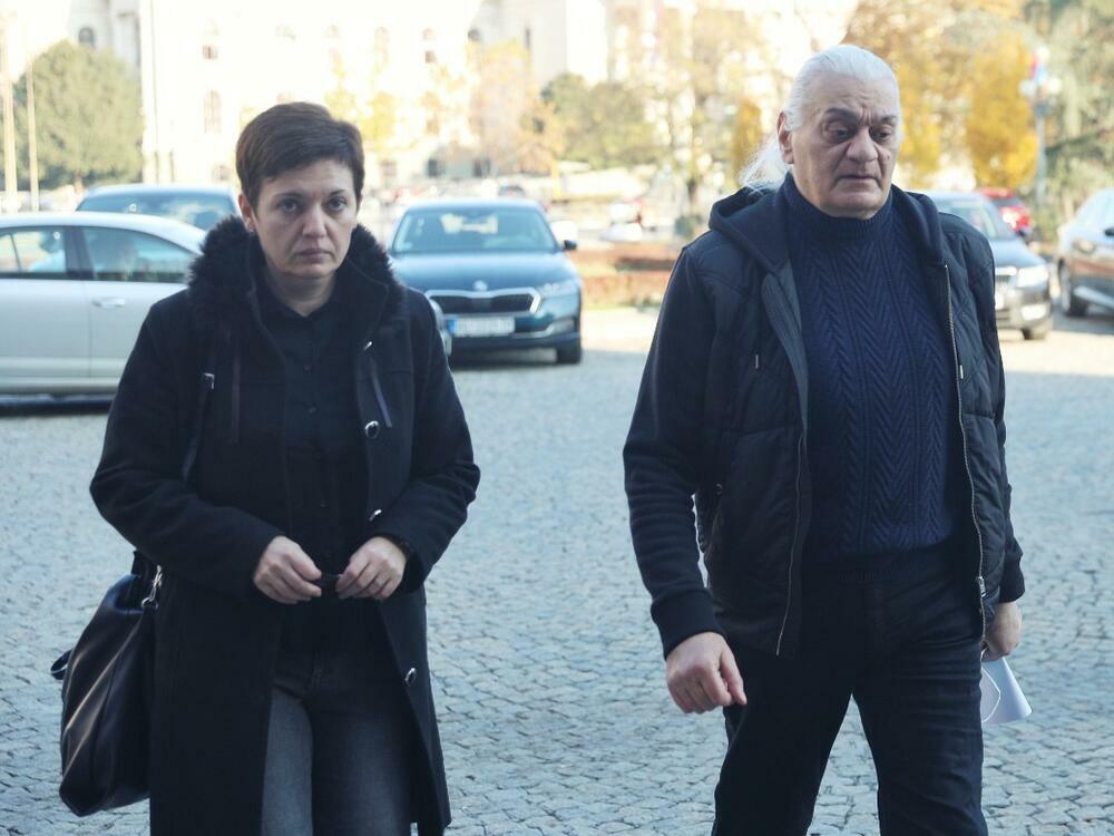 <p>U Skupštini grada Beograda održava se komemoracija Marini Tucaković, najpopularnijem i najcenjenijem tekstopiscu na našim prostorima, više od dva meseca nakon što nas je napustila nakon duge borbe s kancerom.</p>