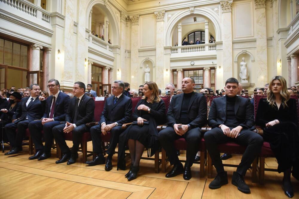 <p>Danas se u centralnom holu Doma Narodne skupštine održava komemoracija nekadašnjem ministru i narodnom poslaniku Milutinu Mrkonjiću, a očekuje se veliki broj predstanika političke i javne scene</p>