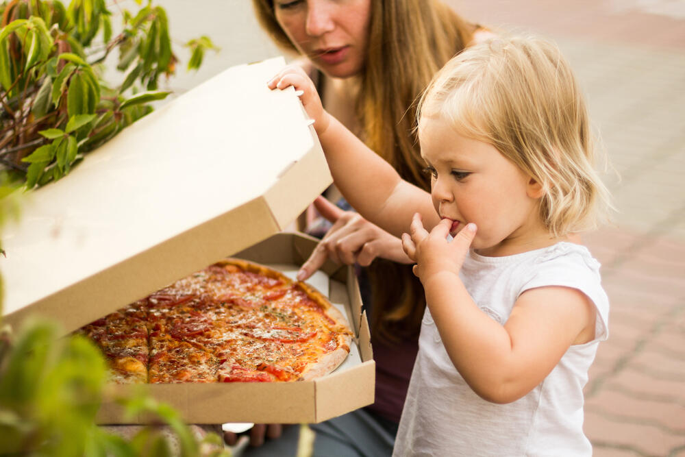 Pica, Kutija za picu, Nezdrava hrana, Brza hrana, Deca, Detinjstvo, Ishrana dece, Dete