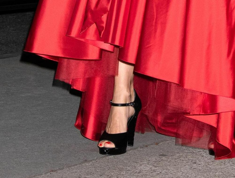 <p>Španska glumica Penelope Kruz sinoć je u njujorškom Muzeju moderne umetnosti (MoMA) doživela nešto o čemu nije mogla ni da sanja na početku karijere: organizovana je svečanost u slavu njene bogate karijere. Ona je prisustvovala događaju okružena svojim poznatim prijateljicama i još jednom pokazala zašto joj nema ravne.</p>