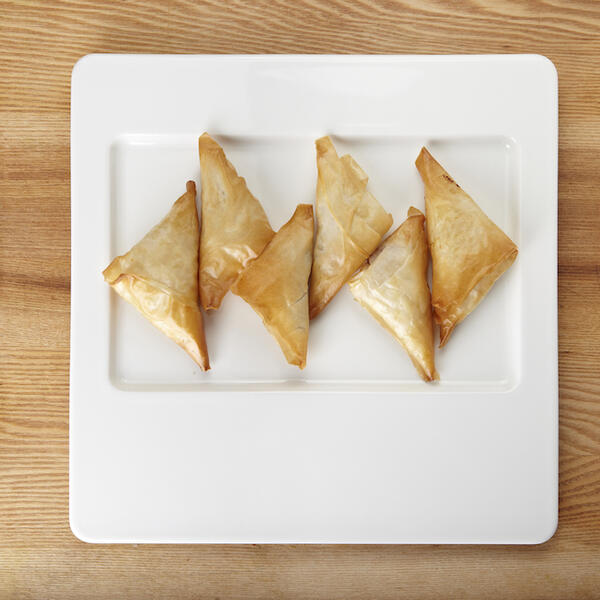 Savršena kombinacija dva sastojka: Neka vam za vreme praznika kuća miriše na pitu sa višnjama i sirom (RECEPT)