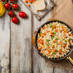 Ukusan, a jednostavan za spremanje: Propržite povrće i meso i spremite savršeno mirisan rižoto (RECEPT)