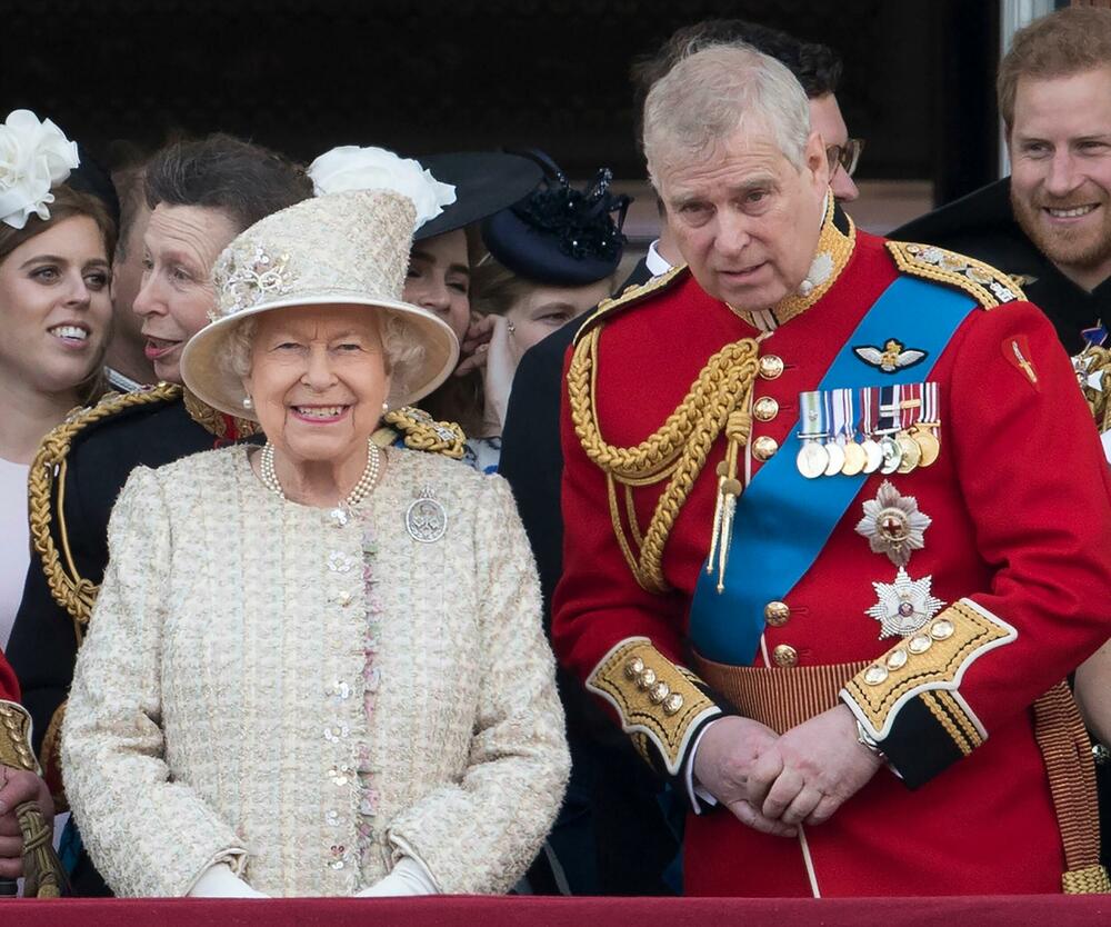 Kraljica Elizabeta II, Kraljica Elizabeta, princ Endru, princ Endrju