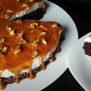 Kremasto savršenstvo sa zalivenom korom: Karamel torta za koju će vam SVAKO tražiti recept