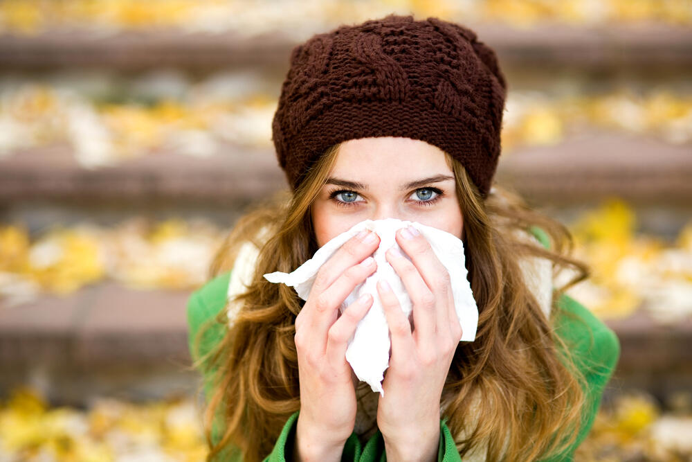 Curenje iz nosa jedan je od vodećih simptoma alergije