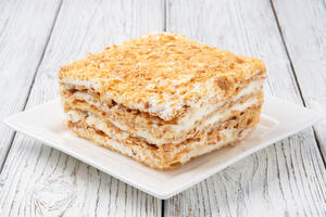 Slavska verzija Napoleon torte pravi se superbrzo: Zbog tajnog sastojka vam ne treba rerna, a svaki zalogaj miluje nepca