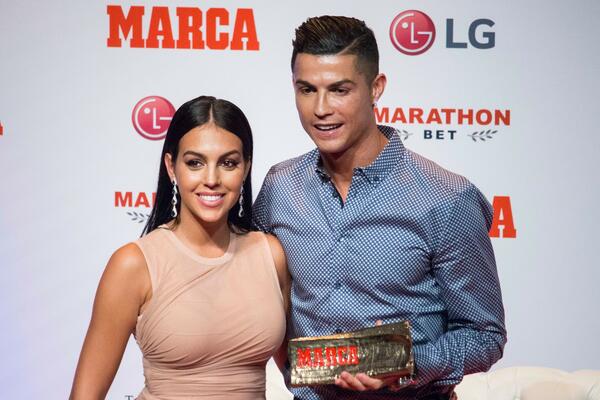Bez venčanice, gužve i glamura! Ni iz desetog pokušaja ne biste pogodili kako su se (i čemu) venčali Ronaldo i Georgina