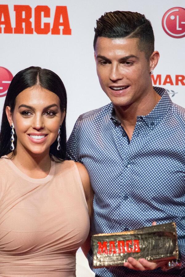 Bez venčanice, gužve i glamura! Ni iz desetog pokušaja ne biste pogodili kako su se (i čemu) venčali Ronaldo i Georgina
