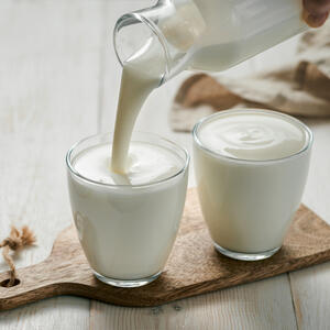 Jedan ima više probiotika i bolji je za srce: Da li je zdraviji jogurt ili kefir?