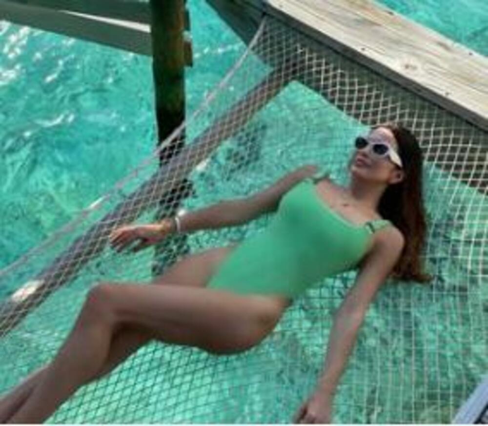<p>Odmor iz bajke, lepo vreme, kupanje... Severina se pohvalila na <em>Instagramu </em>svojim boravkom na Maldivima i jedno je sigurno — uživa kao nikad!</p>