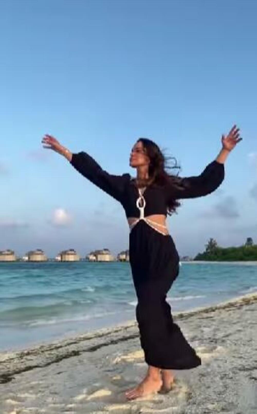 <p>Dok Severina vidno uživa na rajskim plažama Maldiva, ona ujedno demonstrira i modne lekcije koje će zasigurno pokazati i kako će izgledati leto pred nama!</p>