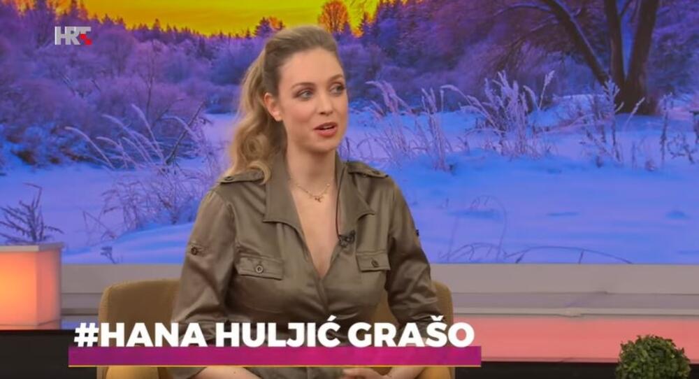 <p><strong>Hana Huljić</strong> uživa u braku sa pevačem <strong>Petrom Grašom</strong>, a kako je u poodmakloj trudnoći, javnost zanimaju svi detalji oko rođenja deteta.</p>