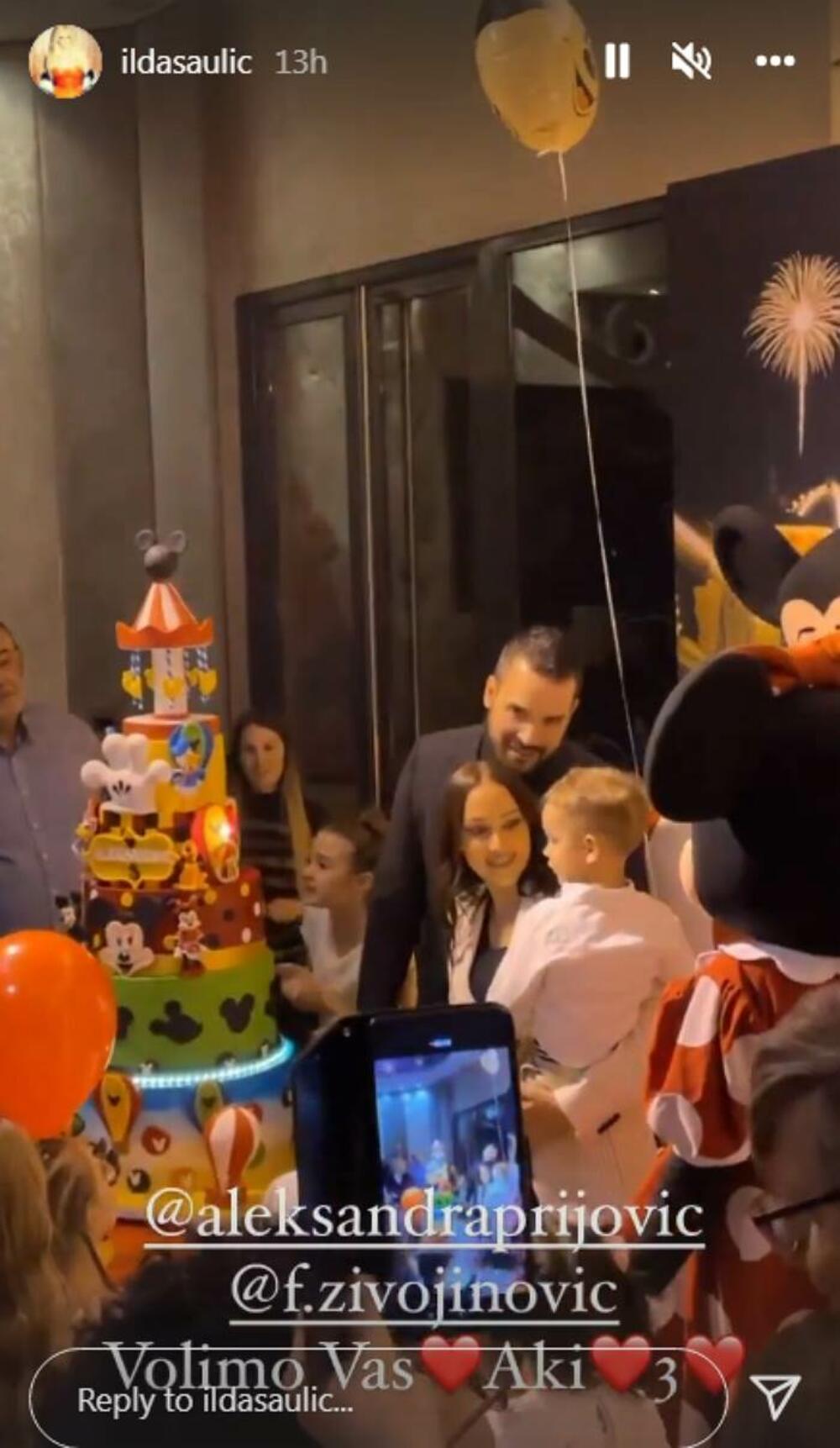 <p>Maleni Aleksandar Živojinović proslavio je treći rođendan, a njegova porodica je tim povodom upriličila nezaboravno slavlje</p>