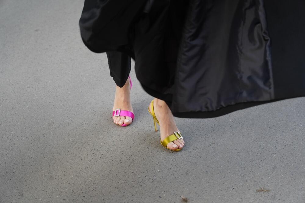<p>Ne čudi što je i Ilda Šaulić, među brojnim Srpkinjama, ljubiteljka Keri Bredšo, pa je ponela sandale koje smo već videli na čuvenoj Sari Džesiki Parker.</p>