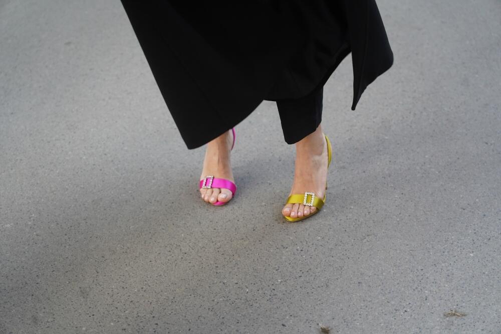 <p>Ne čudi što je i Ilda Šaulić, među brojnim Srpkinjama, ljubiteljka Keri Bredšo, pa je ponela sandale koje smo već videli na čuvenoj Sari Džesiki Parker.</p>