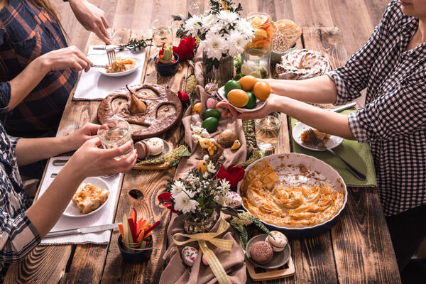 Hrana koja mora da se nađe na trpezi za Uskrs: Osim jaja, obavezne su i ove 4 namirnice koje imaju posebnu simboliku