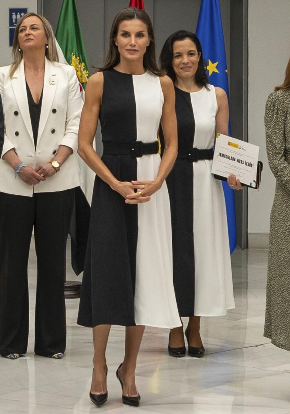 <p><strong>Španska kraljica </strong>u više prilika je nosila crno-bele odevne kombinacije, a sada je pokazala još jedan zabavan način da se iskoristi moć ovog kontrasta. Ipak, nije jedina koja je to poželela juče!</p>