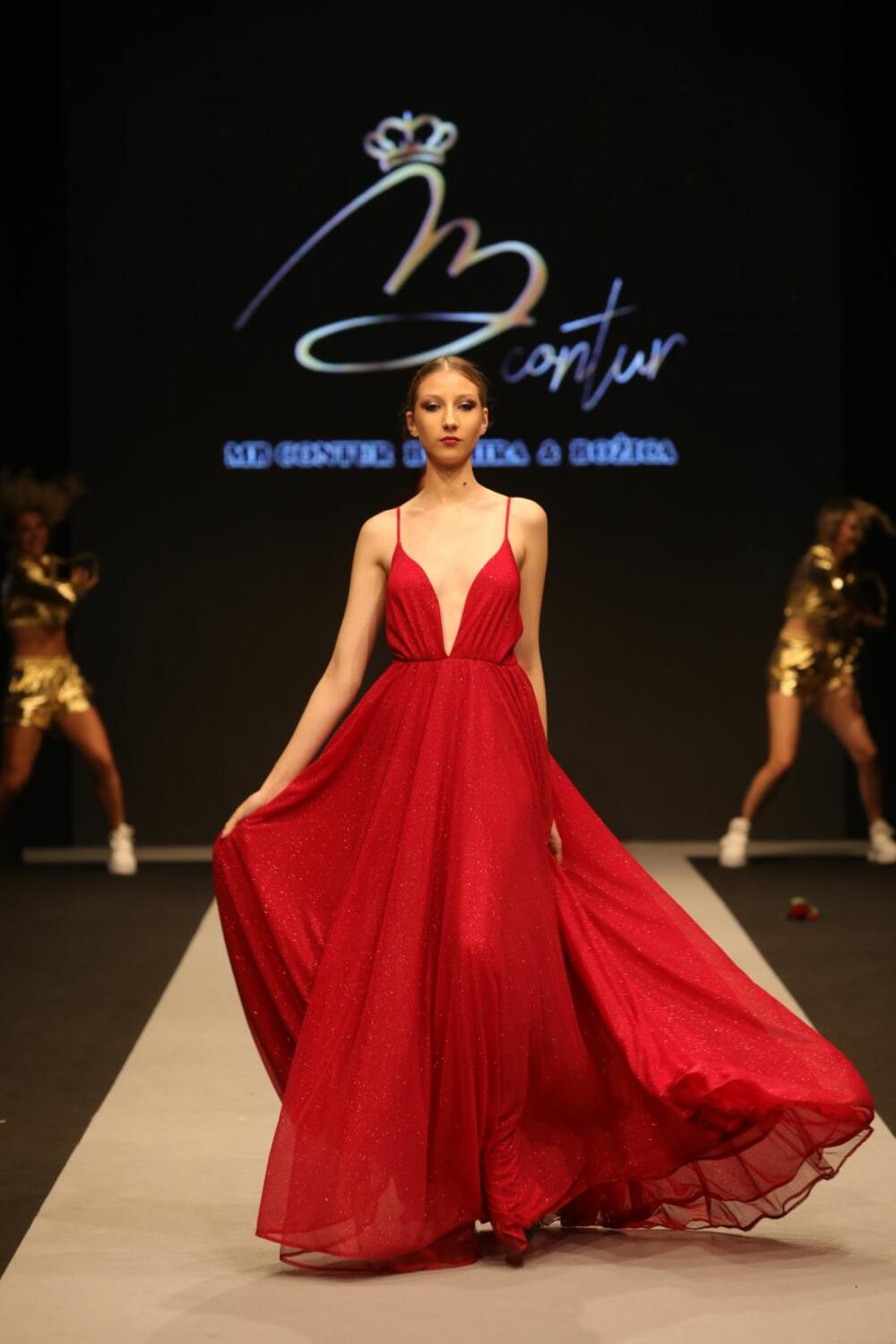 <p>Modna agencija Select je tokom 20 godina rada stekla renome jedne od najuspešnijih u Srbiji, a mnogi manekeni koji su napravili prve korake u Select-u nastavili su karijeru na svetskim modnim pistama.</p>