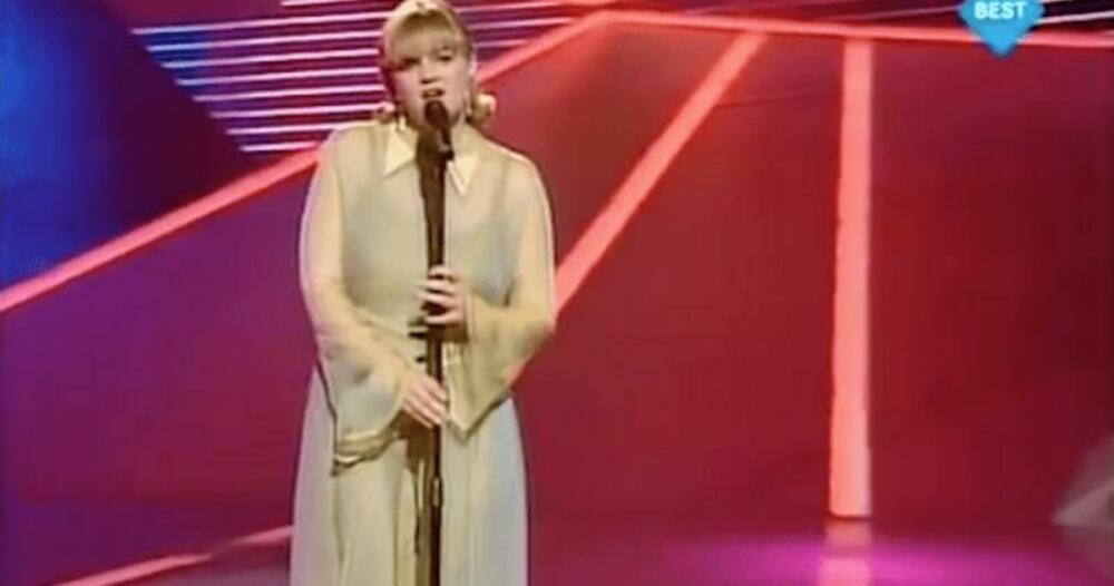 <p>Možete li da zamislite kako izgleda haljina toliko ružna da se 24 godine po njenoj kreatorki i vlasnici zvala nagrada za najgori autfit na Evroviziji? </p>