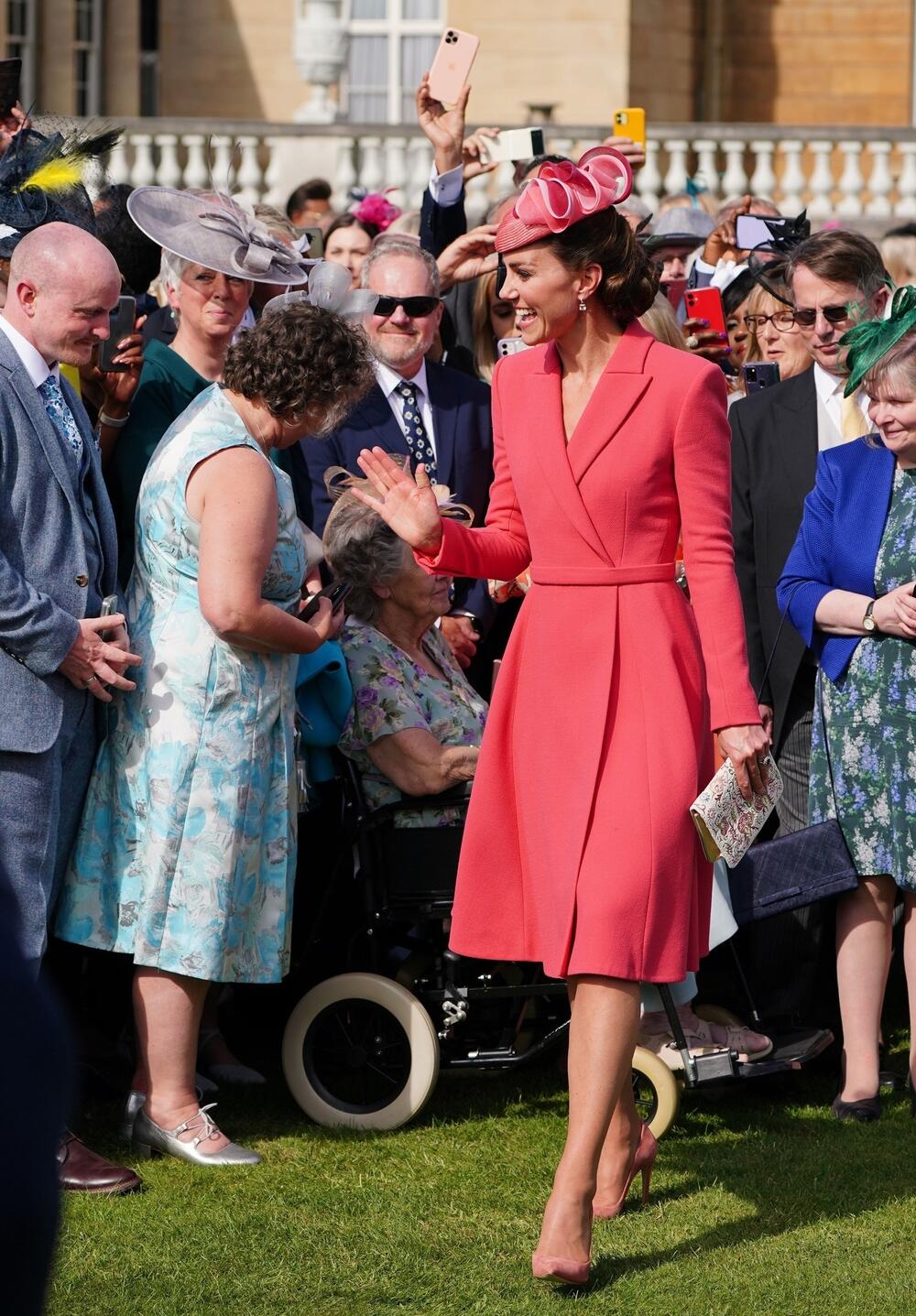 <p>Svaki put kad je britanska kraljevska porodica na okupu, ako je tu i vojvotkinja od Kembridža, zna se u koga su uprti svi pogledi!</p>