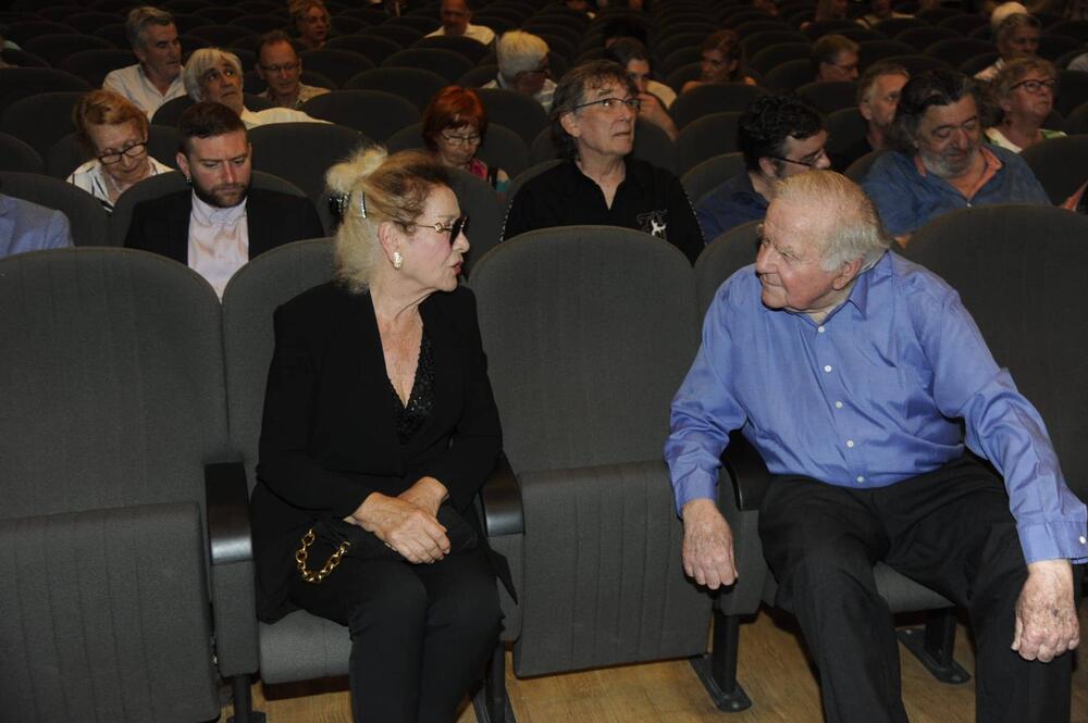 <p>Svi pamte kako su se ludo voleli... </p>