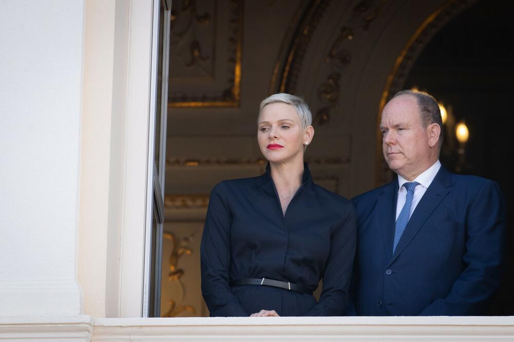 <p>"Najnesrećnija evropska princeza" Šarlin od Monaka unapred je bila osuđena na tugu... čim je kročila u Kneževsku palatu kao supruga jednog od članova porodice Grimaldi!</p>
