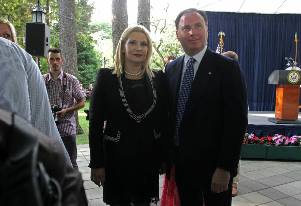 <p>Srpska ministarka već nekoliko godina uživa u harmoničnom odnosu s muškarcem koji je bio njena prva ljubav</p>