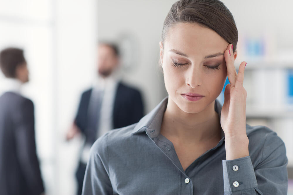Simptomi menstrualne glavobolje mogu biti jaki i izazvati tegobe