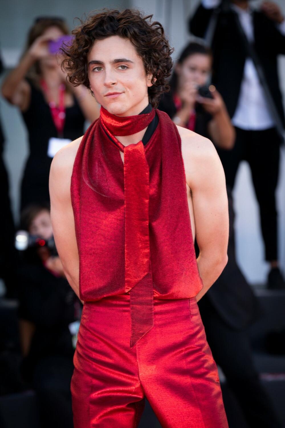 <p>Filmski festival u Veneciji je dobio novu zvezdu crvenog tepiha, a radi se o miljeniku žena, mladom glumcu <strong>Timotiju Šalameu</strong>.</p>