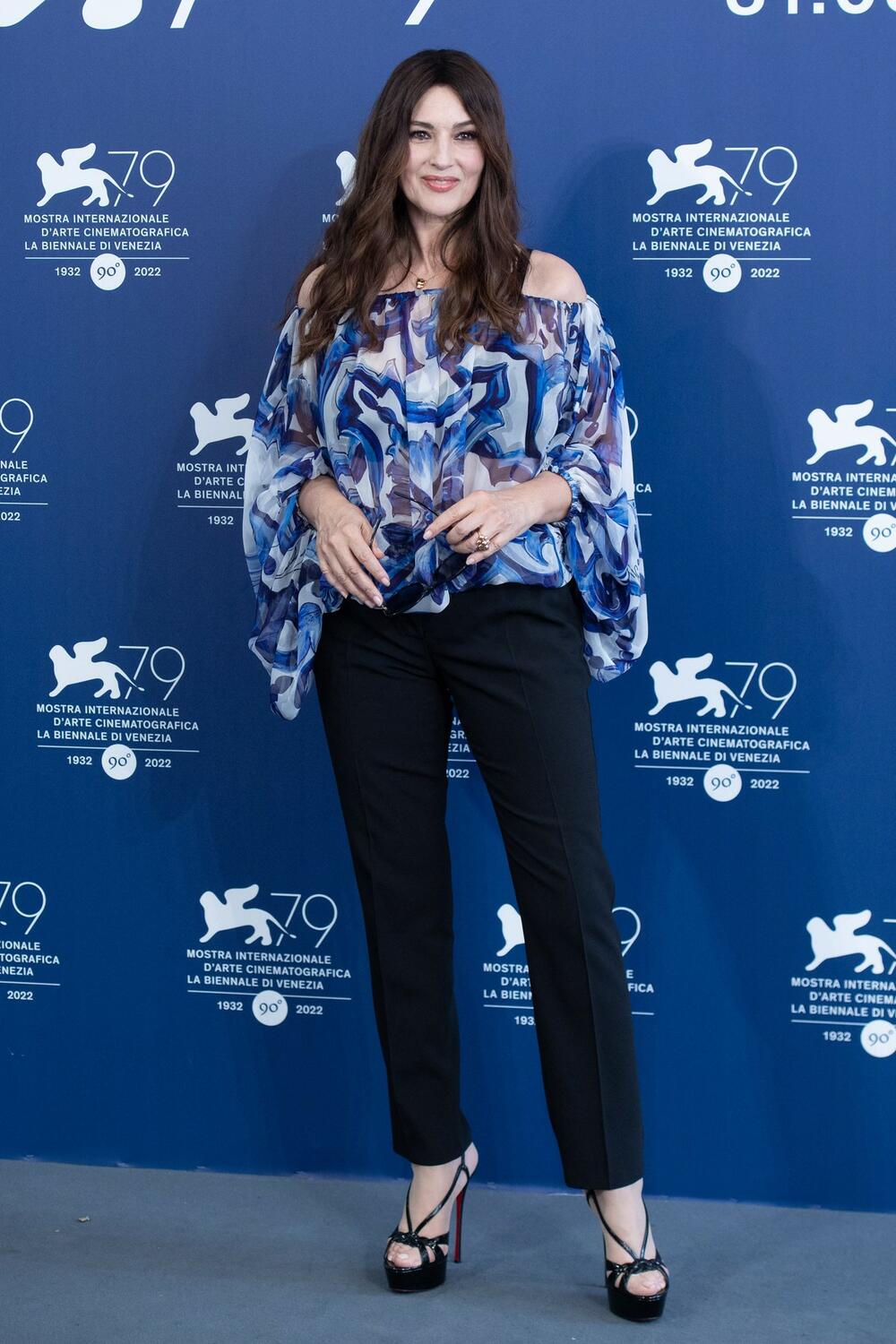 <p><strong>Monika Beluči </strong>se pojavila na 79. Filmskom festivalu u Veneciji na promociji filma <em>Siccita</em>.</p>