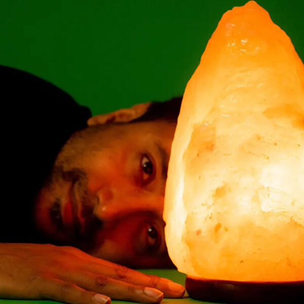 SLANA LAMPA: Svetiljka od HIMALAJSKE SOLI – čemu služi i zašto je toliko popularna?