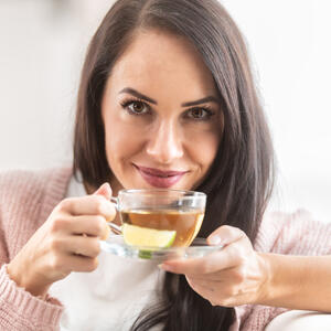 6 čajeva koji pomažu kod urinarnih infekcija: Smanjuju upalu, pročišćavaju bešiku i ubrzavaju oporavak