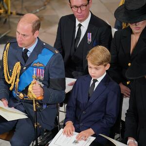 TUŽNO pravilo uskoro stiže i Džordža: Princu Vilijamu od 12. godine ZABRANJENA je stvar koja je svima uobičajena