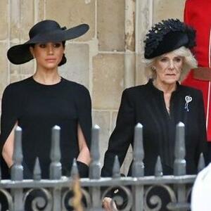 Dajanina kopija i najveći modni promašaj na sahrani kraljice: Megan Markl i Kamila na meti kritika