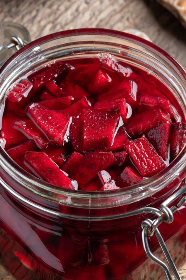 Recept za kiselu cveklu bez konzervansa: Najzdravija zimnica sprema se veoma jednostavno, a ukus je božanstven