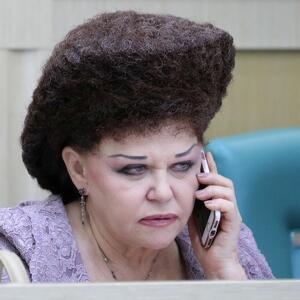 "Ruska verzija Mardž Simpson": Urnebesne reakcije ljudi na frizuru političarke koja je odlikovana Ordenom časti
