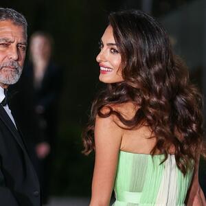 Za ljubiteljke zelene lepše ne postoji: Veličanstvena haljina Amal Kluni koja će se kopirati godinama