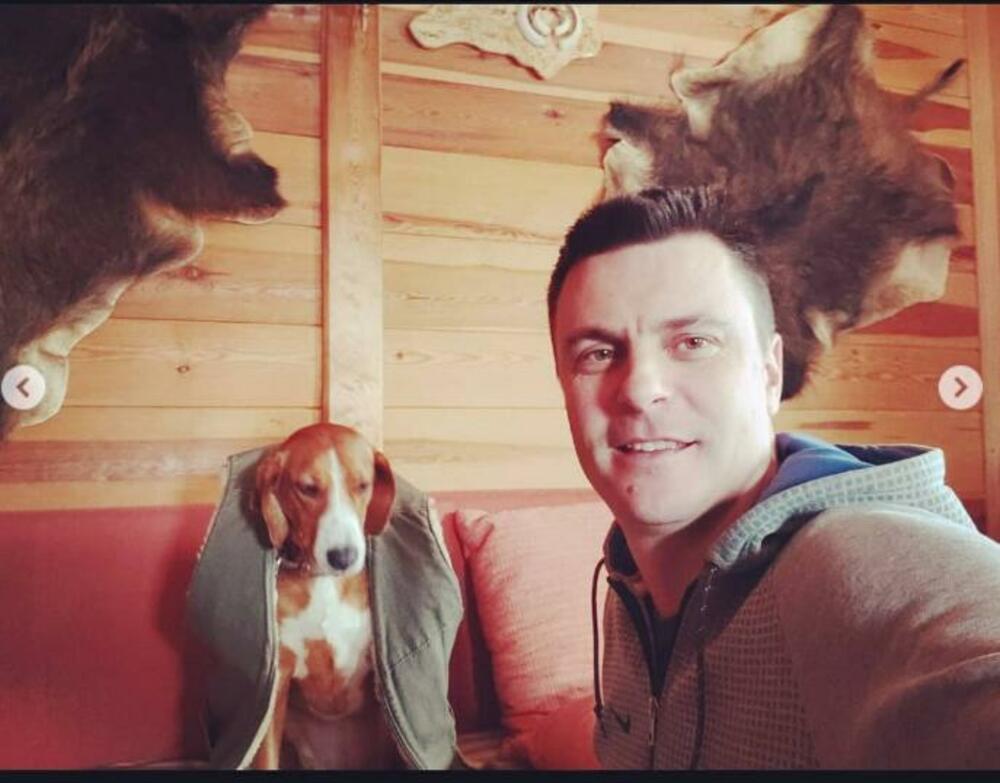 Vuk Kostić uživa da provodi vreme u vikendici na Mokroj Gori