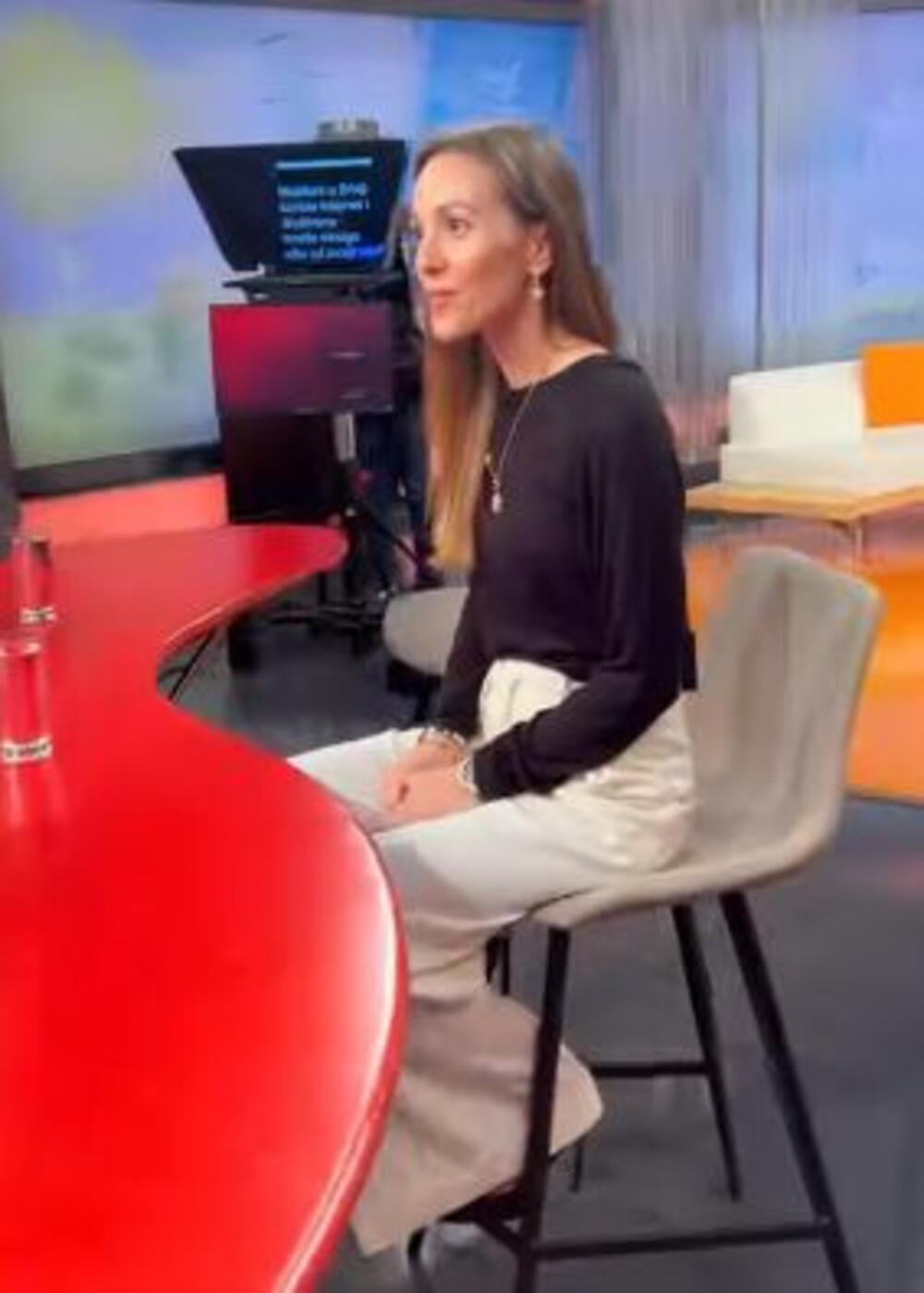 Jelena Đoković najradije nosi duboke poslovne pantalone