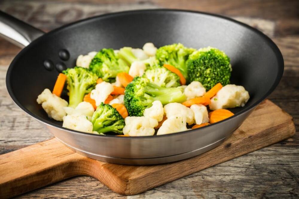 Brokoli i karfiol su, kao niskokalorični i superzdravi, veoma poželjni na keto dijeti, dok bi šargarepe trebalo izbegavati jer spadaju u skrobno povrće