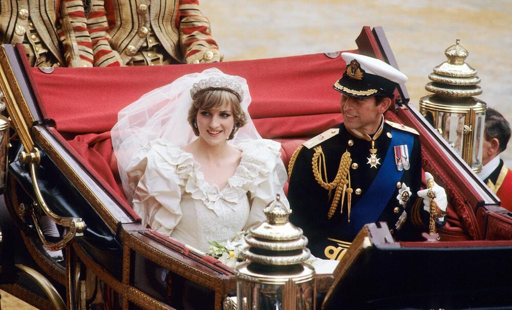 princeza dajana i kralj čarls na svom venčanju