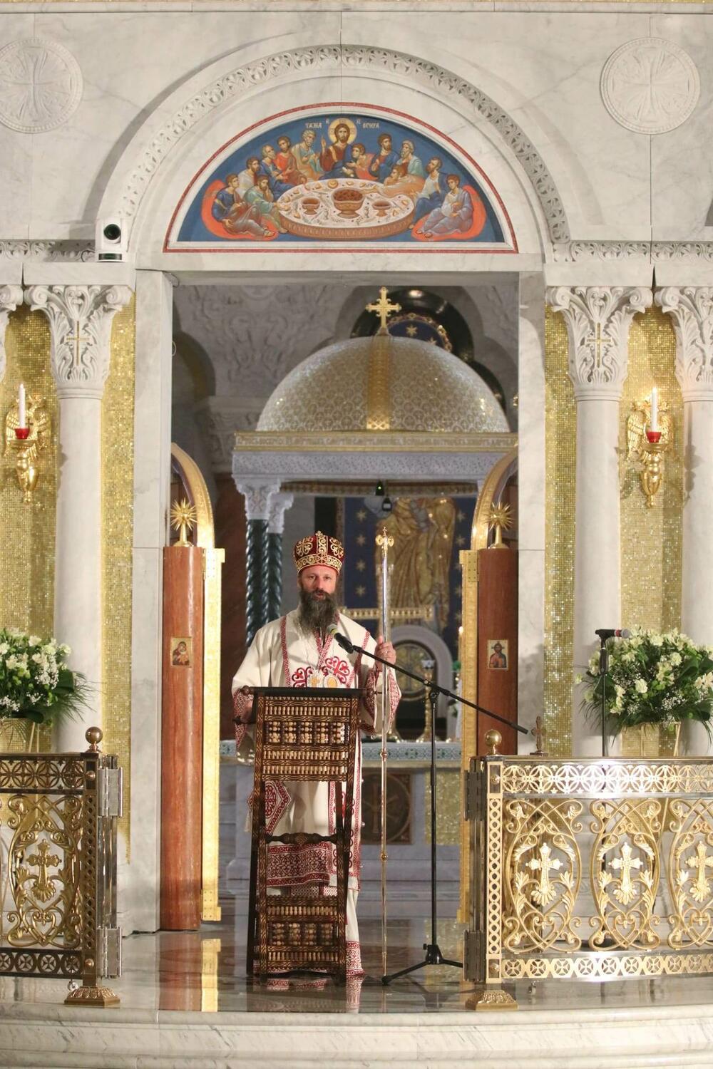<p>Javne ličnosti prisustvovale su danas svetoj liturgiji i važnom trenutku za Srpsku pravoslavnu crkvu</p>
