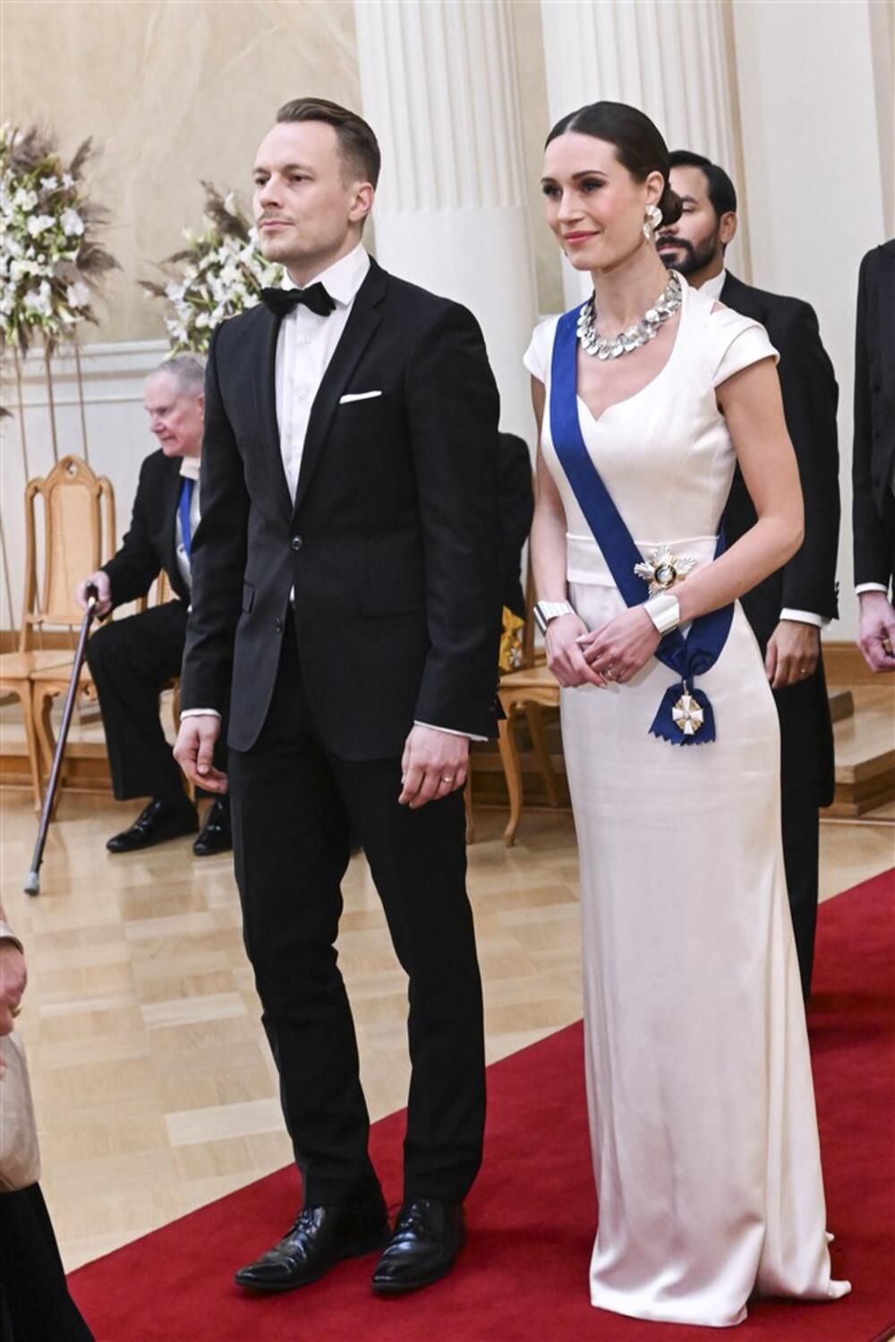 <p><br />
Posle mini-haljina, kožnih jakni, martinki, šortseva, farmerki... Šta još može da ponese najmlađa evropska premijerka da iznenadi? Ovog puta – stil za princeze.</p>