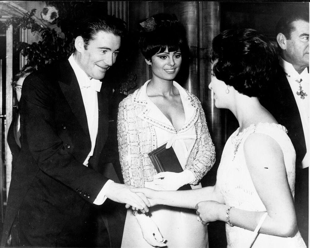 Prvi susret Pitera O'Tula i princeze Margaret, na premijeri filma 'Lord Džim'