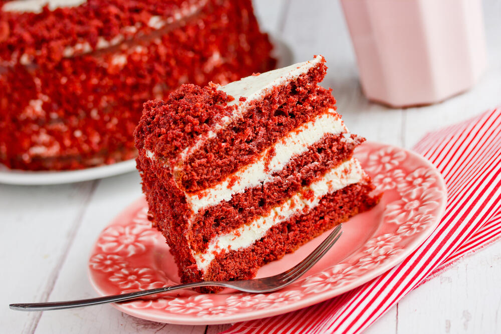 Crvena torta, Plišana torta