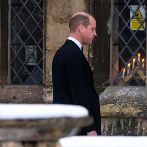 Neraspoložen i bez Kejt: Princ Vilijam se pojavio na svadbi bivše devojke
