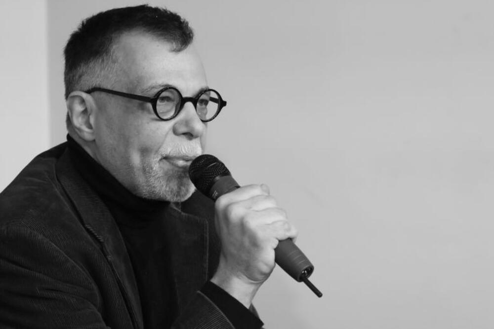 Književnik i pisac Dejan Tiago Stanković na druženju sa čitaocima povodom svog romana 'Estoril' 10. marta 2022.