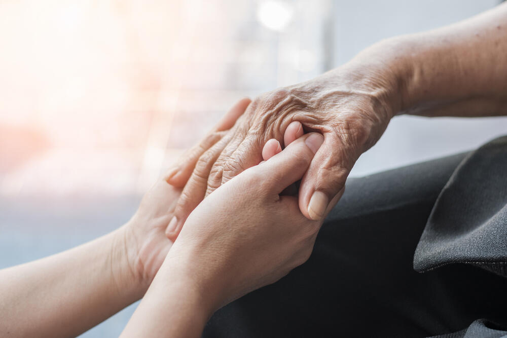 Drhtanje ruku jedan je od prvih znakova Parkinsonove bolesti
