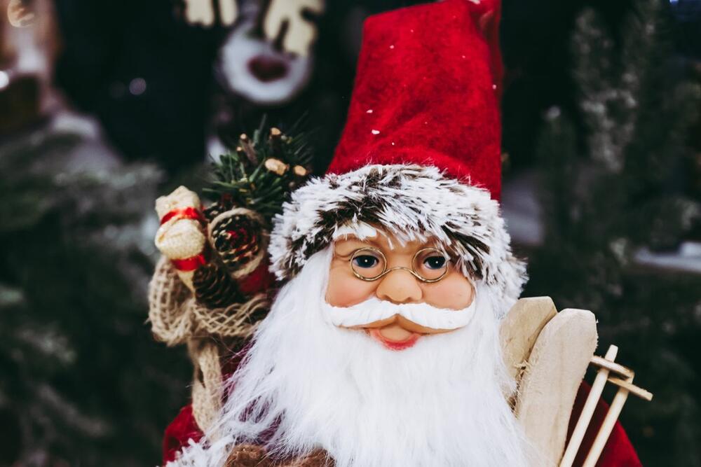 Deda Mraz je simbol praznika